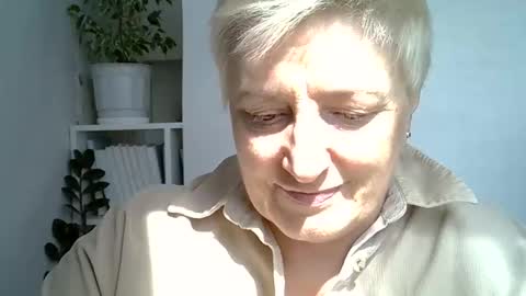 vea_motty online show from May 21, 2026, 8:54 am