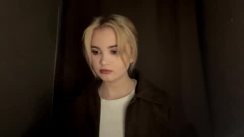 Monika online show from December 19, 2025, 1:18 pm