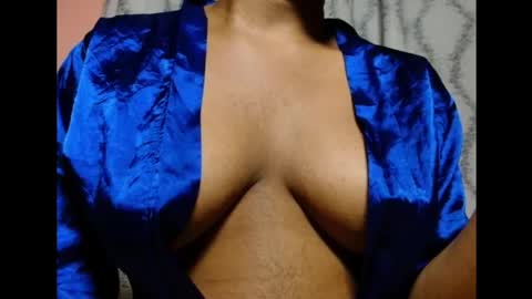 Snapshot of vee62 chatting on June 24, 2026, 1:04 am vee62 online show from June 24, 2026, 1:04 am