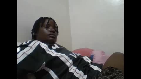 Snapshot of vee_tommy chatting on April 18, 2026, 6:34 pm Vee tommy online show from April 18, 2026, 6:34 pm