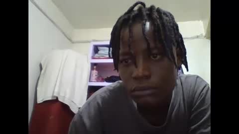 Snapshot of vee_tommy chatting on April 20, 2026, 5:43 am Vee tommy online show from April 20, 2026, 5:43 am
