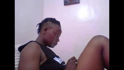 Snapshot of vee_tommy chatting on April 21, 2026, 6:12 pm Vee tommy online show from April 21, 2026, 6:12 pm
