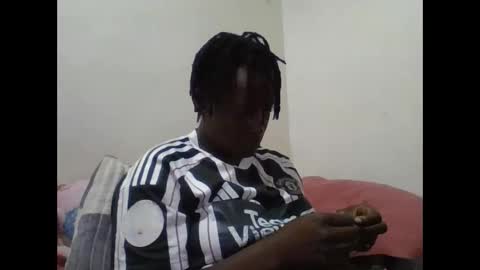 Snapshot of vee_tommy chatting on April 27, 2026, 12:47 pm Vee tommy online show from April 27, 2026, 12:47 pm