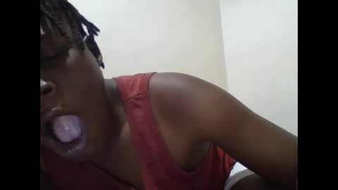 Snapshot of vee_tommy chatting on April 29, 2026, 1:10 am Vee tommy online show from April 29, 2026, 1:10 am