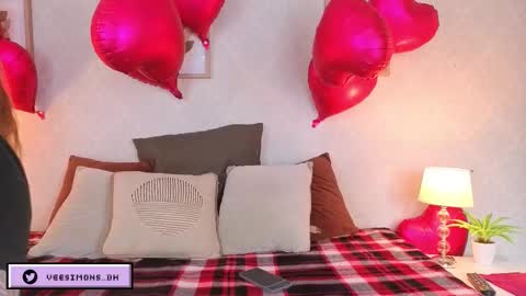 Snapshot of veesimons_dh chatting on February 14, 2026, 7:32 pm Vee Simons online show from February 14, 2026, 7:32 pm