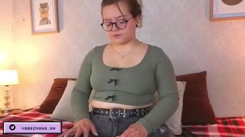 Snapshot of veesimons_dh chatting on March 25, 2026, 7:42 pm Vee Simons online show from March 25, 2026, 7:42 pm