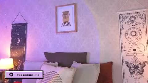 Vee Simons online show from June 12, 2026, 9:57 pm