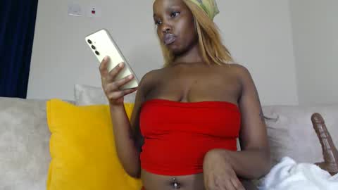 Snapshot of veey_dellah chatting on April 13, 2026, 3:39 pm veey online show from April 13, 2026, 3:39 pm