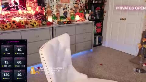 vegas_romance online show from November 6, 2025, 2:01 am