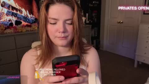 vegas_romance online show from May 17, 2026, 4:43 am