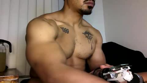 Snapshot of vegasluv702 chatting on October 25, 2025, 6:21 am Vegas Love online show from October 25, 2025, 6:21 am