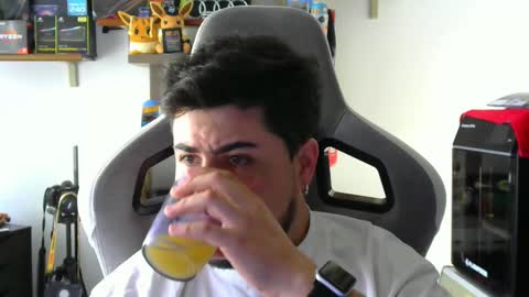 Snapshot of veils24 chatting on March 13, 2026, 3:40 pm Charles online show from March 13, 2026, 3:40 pm