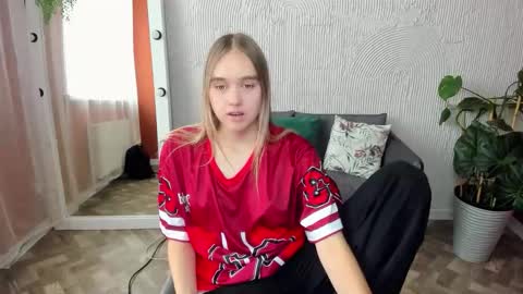 Snapshot of vel1ka chatting on September 20, 2025, 9:10 am Barbara online show from September 20, 2025, 9:10 am