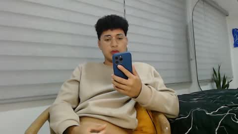 Snapshot of velascosexyboy chatting on February 14, 2025, 3:22 am velascosexyboy online show from February 14, 2025, 3:22 am