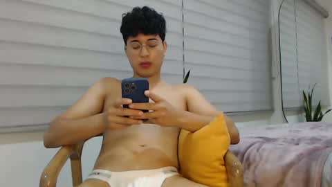 Snapshot of velascosexyboy chatting on February 28, 2025, 3:04 am velascosexyboy online show from February 28, 2025, 3:04 am