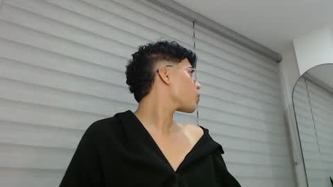 Snapshot of velascosexyboy chatting on March 6, 2025, 2:41 am velascosexyboy online show from March 6, 2025, 2:41 am