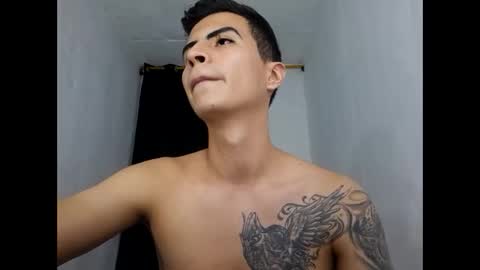 Snapshot of velk_hot1 chatting on January 15, 2025, 12:51 am velk_hot1 online show from January 15, 2025, 12:51 am