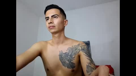 Snapshot of velk_hot1 chatting on February 19, 2025, 11:36 pm velk_hot1 online show from February 19, 2025, 11:36 pm