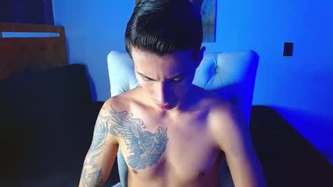 velk_hot1 online show from February 19, 2026, 12:56 pm