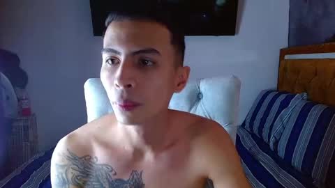 Snapshot of velk_hot1 chatting on April 21, 2026, 12:33 pm velk_hot1 online show from April 21, 2026, 12:33 pm