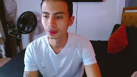 Snapshot of velk_hot1 chatting on May 5, 2026, 12:24 pm velk_hot1 online show from May 5, 2026, 12:24 pm