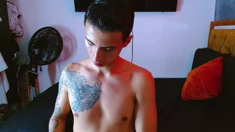 Snapshot of velk_hot1 chatting on May 9, 2026, 6:57 pm velk_hot1 online show from May 9, 2026, 6:57 pm