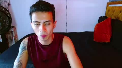 velk_hot1 online show from May 16, 2026, 3:33 pm