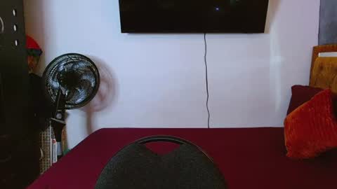velk_hot1 online show from June 30, 2026, 12:28 pm