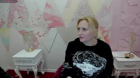 velka_raspberry online show from May 1, 2026, 8:08 am