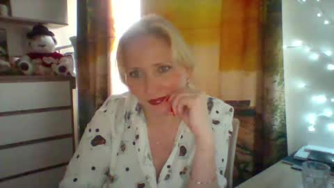 Snapshot of velka_raspberry chatting on June 1, 2026, 2:08 pm velka_raspberry online show from June 1, 2026, 2:08 pm