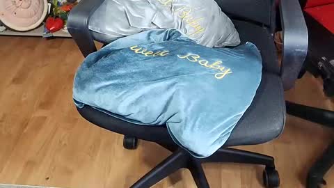 Im VelaI will be Christmas and New Year with my family December 22 to January 13 I will miss you guys. online show from December 21, 2025, 4:30 am