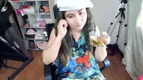 Snapshot of vellarossa chatting on February 17, 2026, 10:16 pm Im VelaI will be Christmas and New Year with my family December 22 to January 13 I will miss you guys. online show from February 17, 2026, 10:16 pm