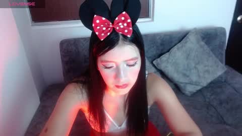 Snapshot of velvet_28_ chatting on October 8, 2025, 12:25 pm velvet_28_ online show from October 8, 2025, 12:25 pm