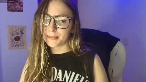 Sophi  online show from March 2, 2026, 4:14 am