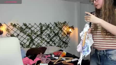 Sophi  online show from March 13, 2026, 4:08 am