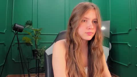 velvet_cherry online show from February 26, 2025, 6:00 pm