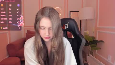 Snapshot of velvet_cherry chatting on October 1, 2025, 4:46 pm velvet_cherry online show from October 1, 2025, 4:46 pm