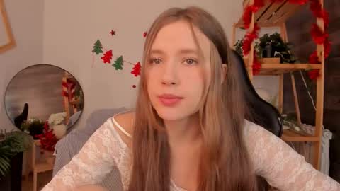 velvet_cherry online show from December 14, 2025, 4:34 pm