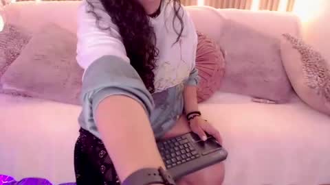 Emma Curly online show from May 8, 2026, 12:32 pm