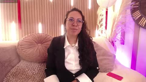 Emma Curly online show from May 13, 2026, 12:35 pm