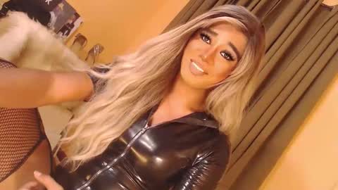 Snapshot of velvet_fux chatting on September 13, 2025, 2:44 am Richy will make you fall in love online show from September 13, 2025, 2:44 am