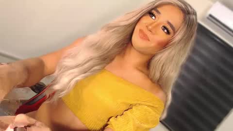 Snapshot of velvet_fux chatting on October 6, 2025, 10:29 pm Richy will make you fall in love online show from October 6, 2025, 10:29 pm