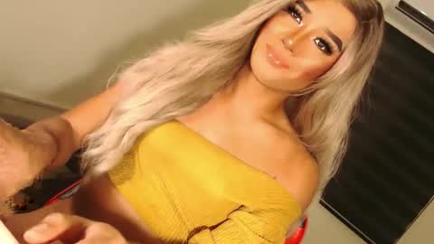 Snapshot of velvet_fux chatting on October 10, 2025, 7:24 pm Richy will make you fall in love online show from October 10, 2025, 7:24 pm