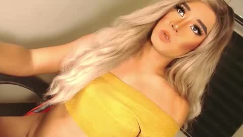 Snapshot of velvet_fux chatting on October 12, 2025, 12:09 am Richy will make you fall in love online show from October 12, 2025, 12:09 am