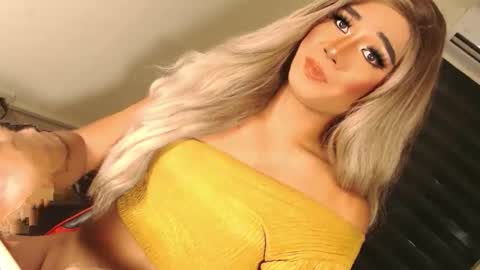 Snapshot of velvet_fux chatting on October 12, 2025, 11:26 pm Richy will make you fall in love online show from October 12, 2025, 11:26 pm