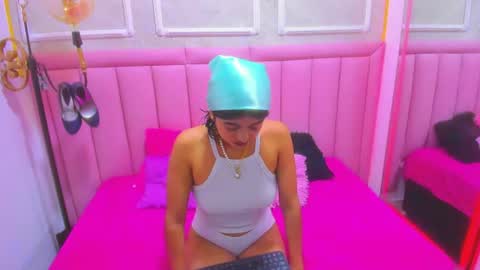 velvet_giirll online show from July 2, 2026, 3:51 pm