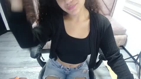 velvet_moon_v online show from October 14, 2025, 1:12 pm