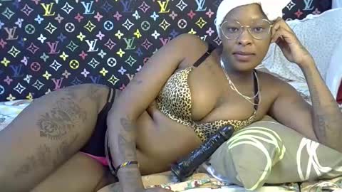 Snapshot of velvet_temptress chatting on October 18, 2025, 5:21 am velvet online show from October 18, 2025, 5:21 am