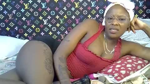 Snapshot of velvet_temptress chatting on October 23, 2025, 7:40 am velvet online show from October 23, 2025, 7:40 am