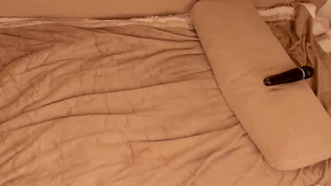 Snapshot of velvetanna1 chatting on September 26, 2025, 12:20 pm Hey there Im Anna online show from September 26, 2025, 12:20 pm